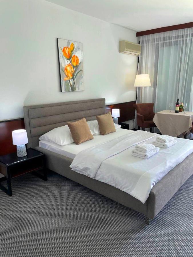 Corpus A - Hotel Albatros Ulcinj Exteriér fotografie